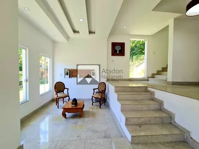 Casa 4 quartos e 4 banheiros, à venda, no bairro Sapê em Niterói