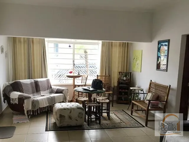 Casa com 390m² 3 quartos e 2 banheiros, à venda, no bairro Centro em Atibaia