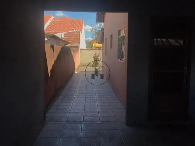 Casa com 250m² 2 quartos e 1 banheiro, à venda, no bairro Jardim do Vale em Guaratinguetá