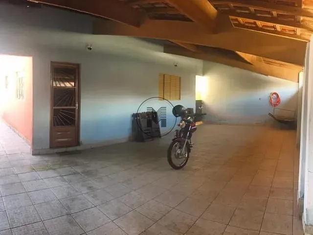 Casa com 250m² 2 quartos e 1 banheiro, à venda, no bairro Jardim do Vale em Guaratinguetá