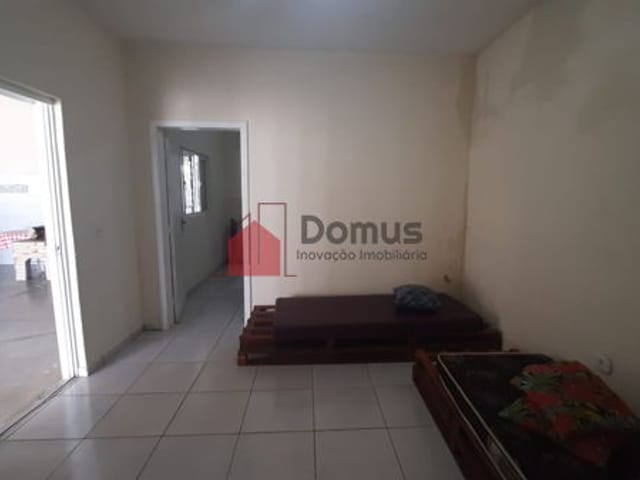 Casa com 500m², à venda, no bairro Parque Shangrilá em Pindamonhangaba