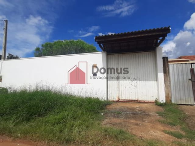 Casa com 500m², à venda, no bairro Parque Shangrilá em Pindamonhangaba
