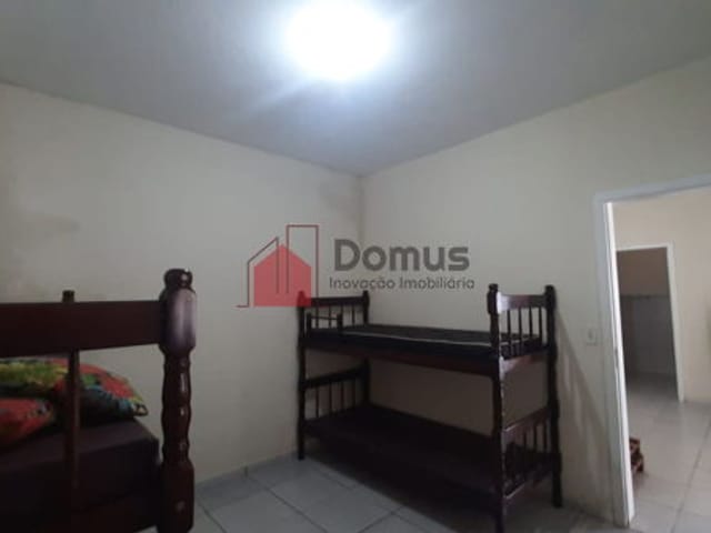 Casa com 500m², à venda, no bairro Parque Shangrilá em Pindamonhangaba