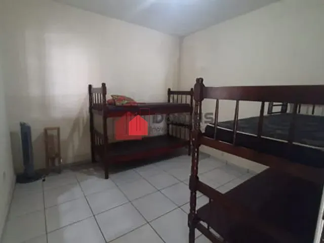 Casa com 500m², à venda, no bairro Parque Shangrilá em Pindamonhangaba