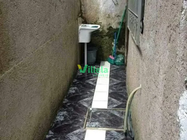 Casa à venda, no bairro Jardim Nápoli em Itaquaquecetuba