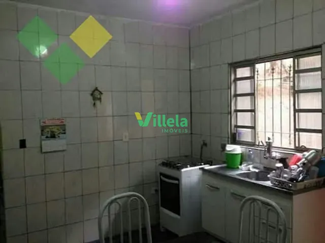 Casa à venda, no bairro Jardim Nápoli em Itaquaquecetuba