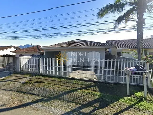 Casa com 210m² 4 quartos e 3 banheiros, à venda, no bairro Vila Nova em Joinville