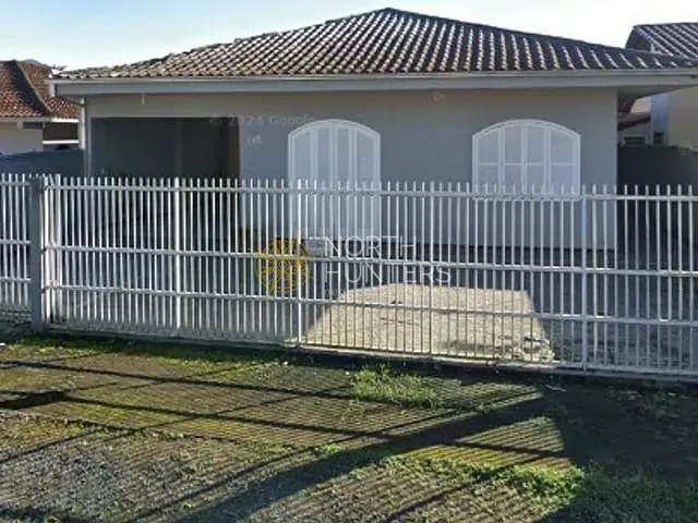 Casa com 210m² 4 quartos e 3 banheiros, à venda, no bairro Vila Nova em Joinville