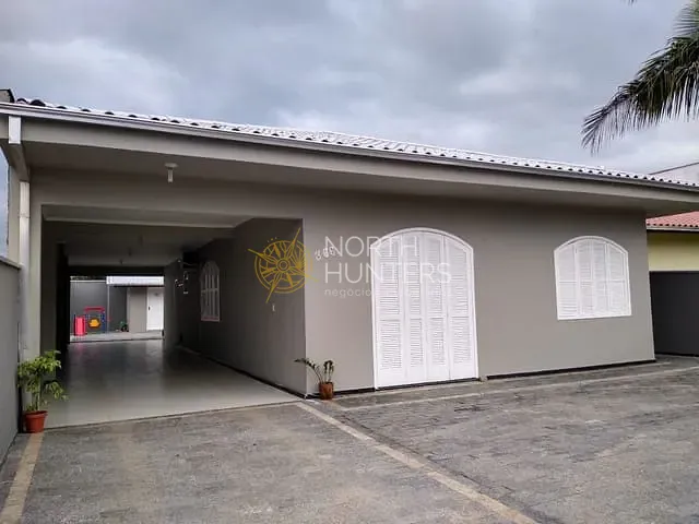 Casa com 210m² 4 quartos e 3 banheiros, à venda, no bairro Vila Nova em Joinville