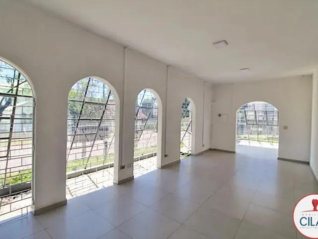 Prédio 9 quartos e 3 banheiros, para alugar, no bairro Centro Cívico em Curitiba
