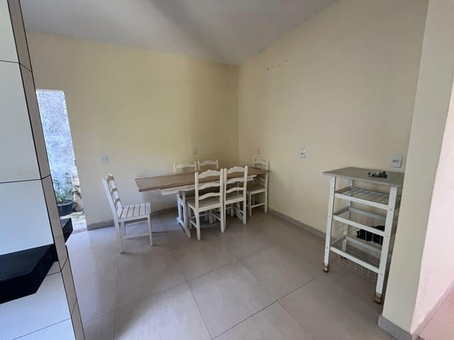 Casa 2 quartos e 2 banheiros, à venda ou para alugar, no bairro Jardim Bandeirantes I em Cataguases