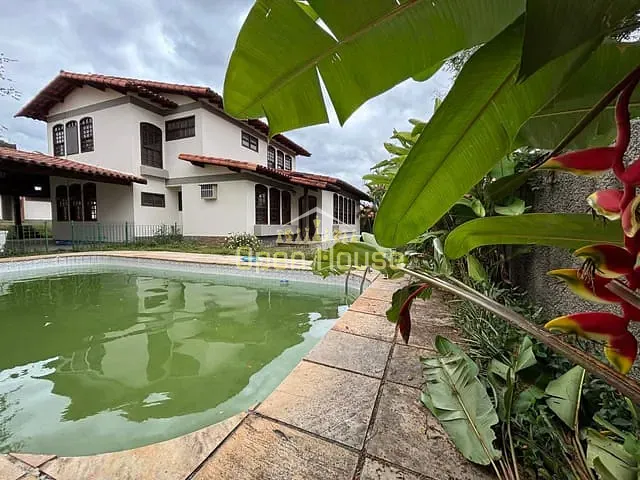 Casa 4 quartos e 6 banheiros, à venda, no bairro Jardim Amália em Volta Redonda