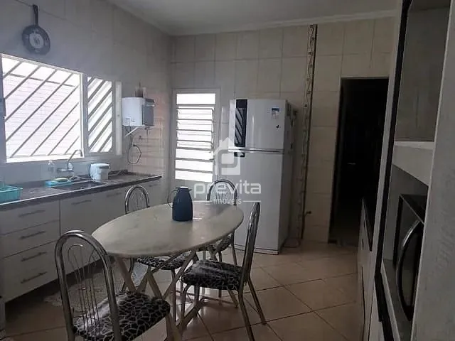 Casa 3 quartos e 2 banheiros, à venda ou para alugar, no bairro Parque São Luís em Taubaté