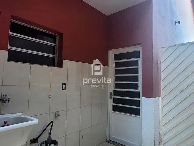 Casa 3 quartos e 2 banheiros, à venda ou para alugar, no bairro Parque São Luís em Taubaté