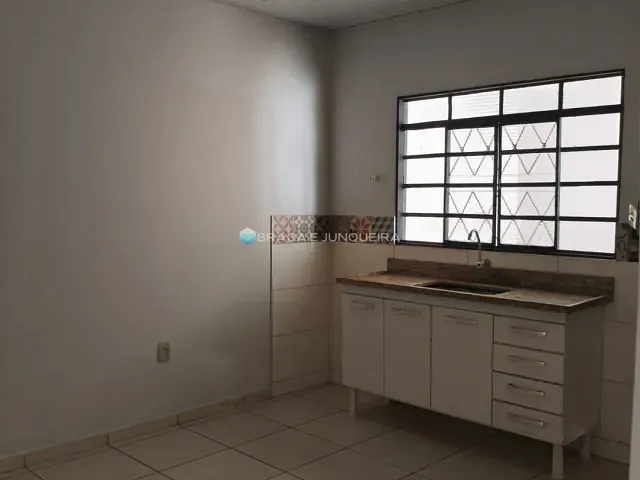 Casa 1 quarto e 1 banheiro, para alugar, no bairro Vila Elmaz em São José do Rio Preto
