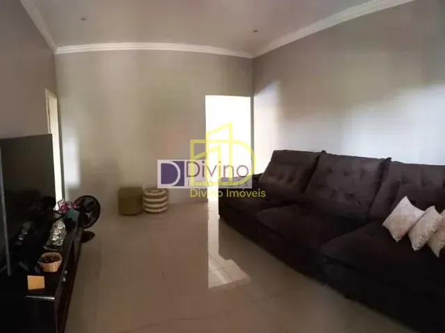 Casa com 250m² 3 quartos e 1 banheiro, à venda, no bairro Jardim Marilú em Itanhaém