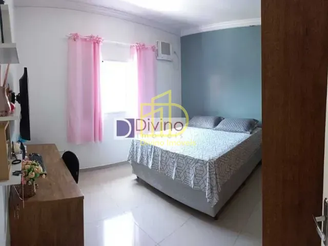 Casa com 250m² 3 quartos e 1 banheiro, à venda, no bairro Jardim Marilú em Itanhaém