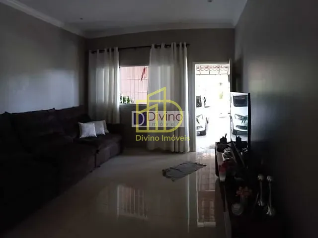 Casa com 250m² 3 quartos e 1 banheiro, à venda, no bairro Jardim Marilú em Itanhaém