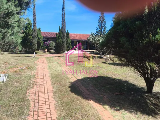 Casa com 1800m² 4 quartos e 5 banheiros, à venda, no bairro Jardim Aclimação em Chapada dos Guimarães