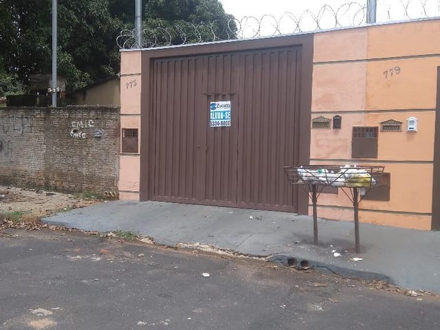 Foto do Casa - Casa com 3 dormitórios para alugar, 228 m² por R$ 900,00/mês - Nossa Senhora da Abadia - Uberaba/MG | ZUCATO IMOBILIARIA LTDA