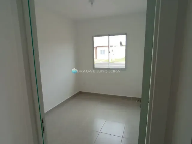 Casa com 100m² 2 quartos e 1 banheiro, para alugar, no bairro Garden RNI em Bady Bassitt