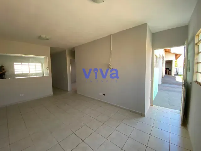 Casa 2 quartos e 1 banheiro, para alugar, no bairro Vila Irmãos Souza em Aparecida de Goiânia