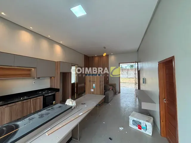 Casa com 300m² 3 quartos e 4 banheiros, para alugar, no bairro Vigia em Santarém