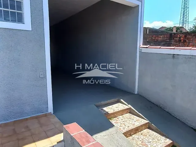 Casa 2 quartos e 1 banheiro, para alugar, no bairro Jardim Yeda em Campinas