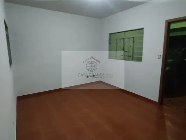 Casa 3 quartos e 2 banheiros, para alugar, no bairro Jardim Novo Horizonte em Rolândia