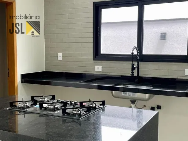 Casa com 300m² 3 quartos e 2 banheiros, à venda, no bairro Condomínio Terras do Vale em Caçapava