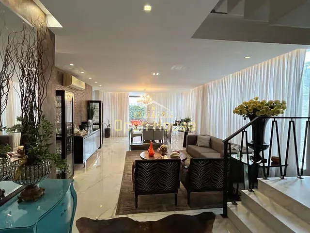 Casa 3 quartos e 5 banheiros, à venda, no bairro Laranjal em Volta Redonda