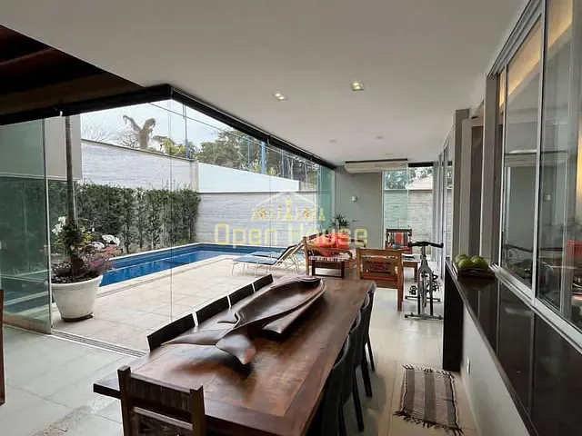 Casa 3 quartos e 5 banheiros, à venda, no bairro Laranjal em Volta Redonda