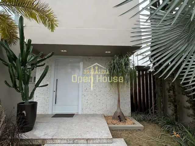 Casa 3 quartos e 5 banheiros, à venda, no bairro Laranjal em Volta Redonda