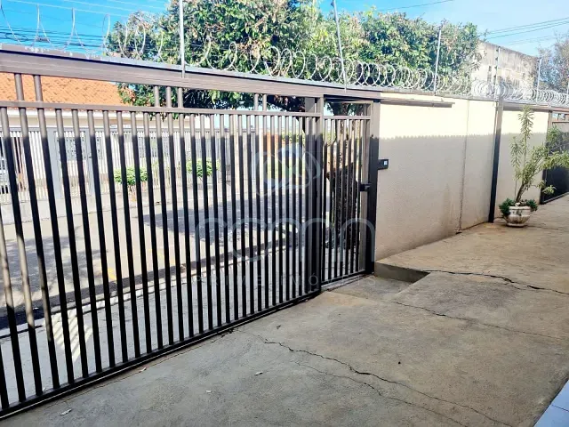 Casa com 225m² 3 quartos e 2 banheiros, à venda, no bairro Jardim Alto Alegre em São José do Rio Preto