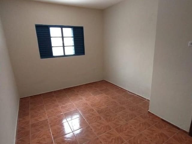 Casa 2 quartos e 1 banheiro, à venda, no bairro Centro em Vargem