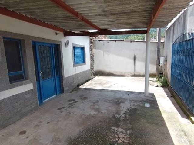Casa 2 quartos e 1 banheiro, à venda, no bairro Centro em Vargem