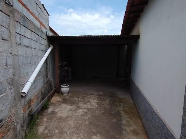 Casa 2 quartos e 1 banheiro, à venda, no bairro Centro em Vargem