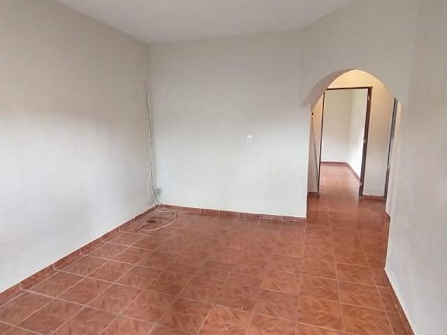 Casa 2 quartos e 1 banheiro, à venda, no bairro Centro em Vargem