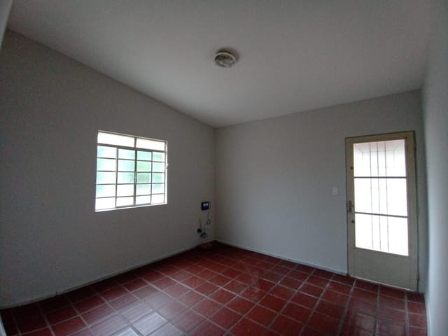 Casa com 125m² 2 quartos e 1 banheiro, para alugar, no bairro Centro em São João da Boa Vista