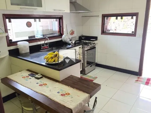 Casa com 550m² 3 quartos e 3 banheiros, à venda, no bairro Piratininga em Niterói