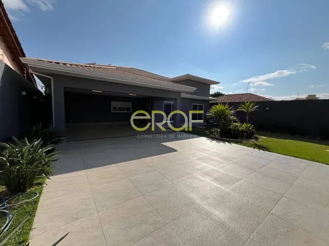 Casa com 590m² 4 quartos e 4 banheiros, à venda, no bairro Centro em Formosa