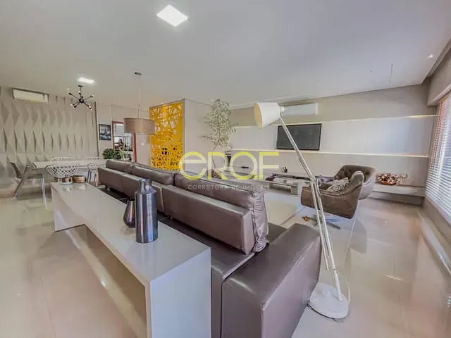 Casa com 590m² 4 quartos e 4 banheiros, à venda, no bairro Centro em Formosa