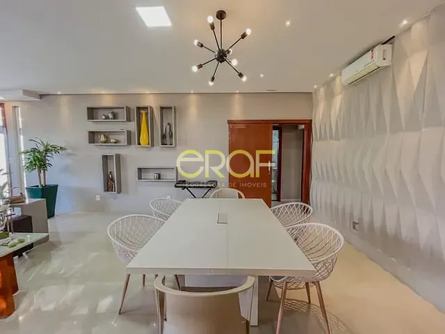 Casa com 590m² 4 quartos e 4 banheiros, à venda, no bairro Centro em Formosa