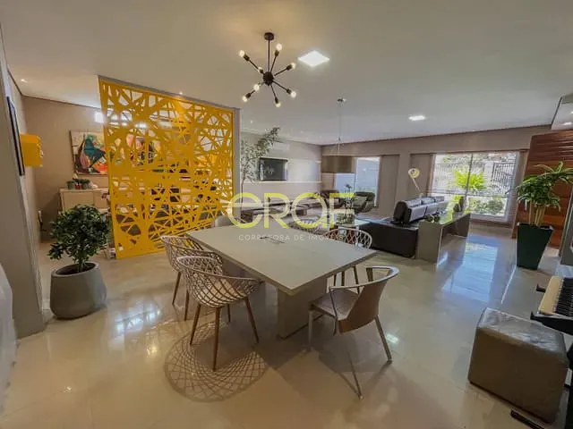 Casa com 590m² 4 quartos e 4 banheiros, à venda, no bairro Centro em Formosa