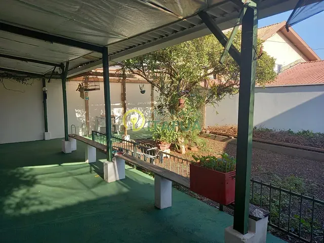 Casa com 300m² 3 quartos e 2 banheiros, à venda, no bairro Progresso em Londrina