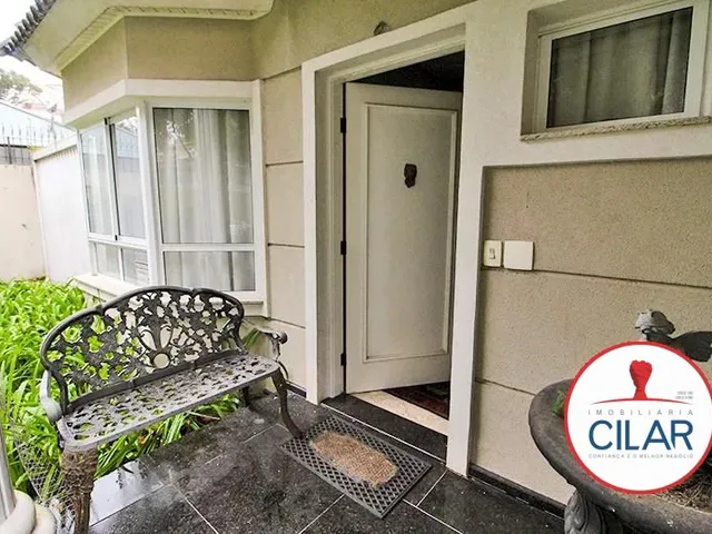 Prédio 5 quartos e 2 banheiros, para alugar, no bairro Centro em Curitiba