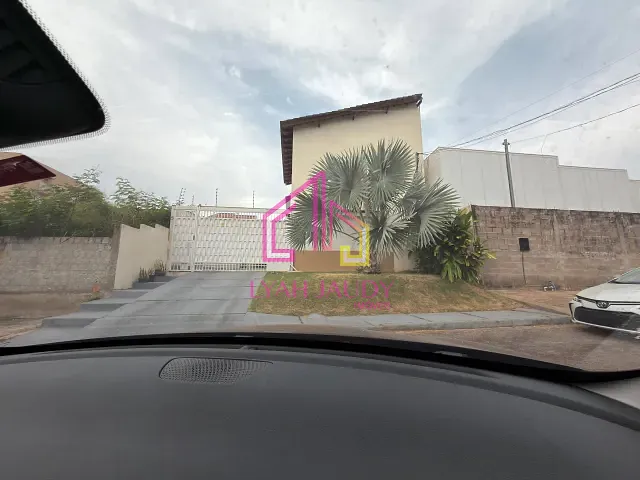 Casa com 140m² 2 quartos e 3 banheiros, para alugar, no bairro Jardim Santa Marta em Cuiabá