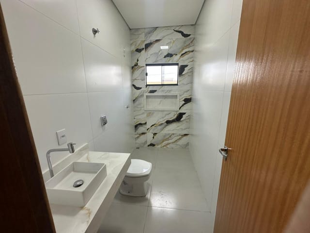 Casa com 330m² 2 quartos e 1 banheiro, à venda, no bairro Parque Amazonas em Sinop