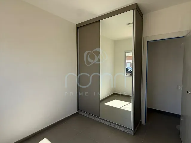 Casa 3 quartos e 2 banheiros, para alugar, no bairro RNI Versalhes em Bady Bassitt