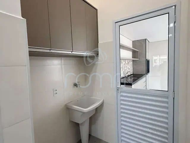 Casa 3 quartos e 2 banheiros, para alugar, no bairro RNI Versalhes em Bady Bassitt
